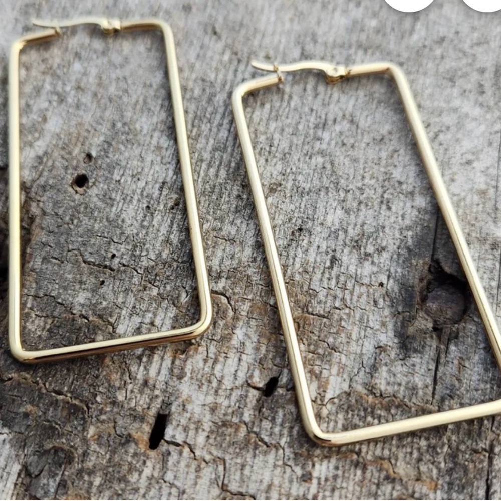 Trendy Gold Rectangle Hoop Earrings, brand NEW!
